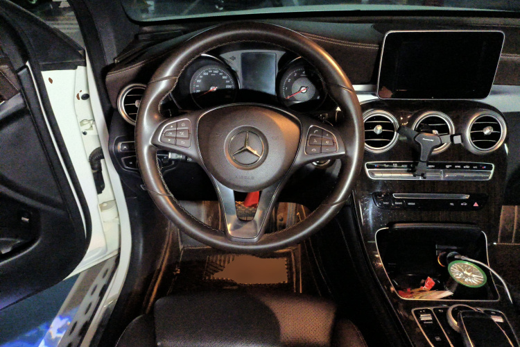 奔驰GLC 2018款 改款 GLC 260 4MATIC 豪华型中控内饰13