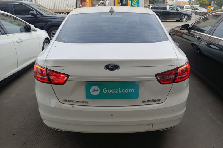 福特 福睿斯 2015款 1.5L 自动舒适型车身外观6004