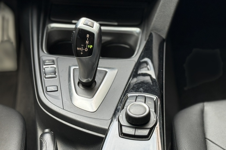 宝马3系 2015款 320Li 超悦版时尚型中控内饰7007