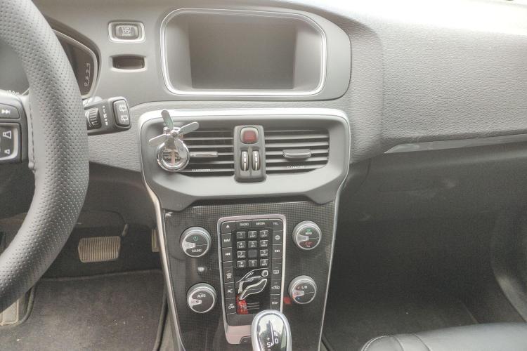 沃尔沃V40 2018款 T3 智逸版局部细节9003