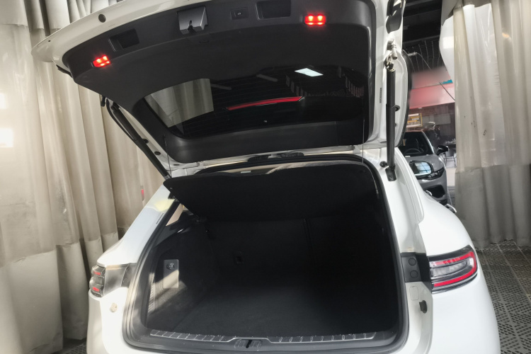 鸿蒙智行 问界M5 2022款 纯电后驱标准版机舱底盘23