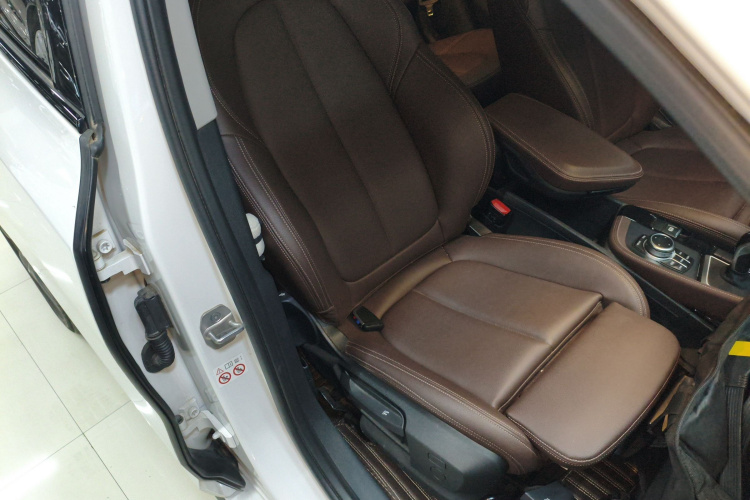 宝马X2 2021款 改款 sDrive25i M运动套装局部细节41