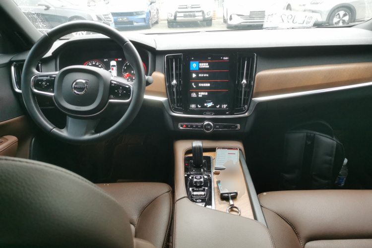 沃尔沃S90 2021款 B5 智逸豪华版中控内饰12