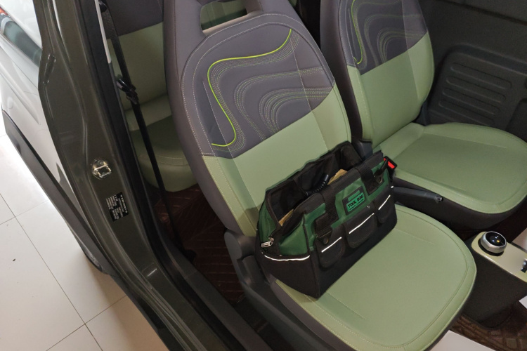 吉利银河 2024款 200km 熊猫骑士局部细节41