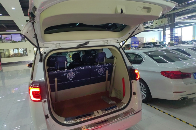 别克GL8 2022款 ES陆尊 653T 舒适型机舱底盘23