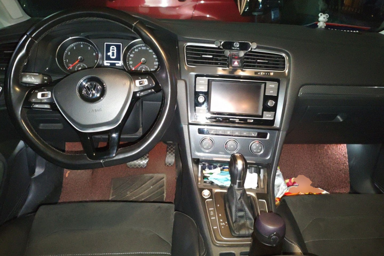 大众 高尔夫 2018款  230TSI 自动豪华型中控内饰12