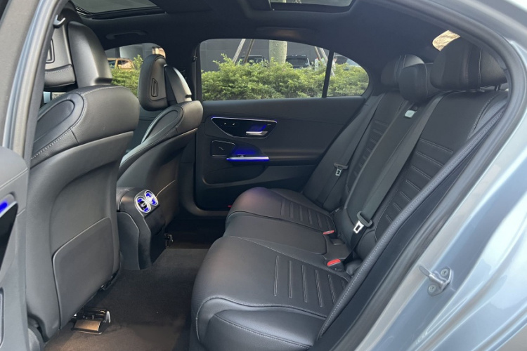 奔驰C级 2022款 改款 C 260 L 运动版中控内饰7002