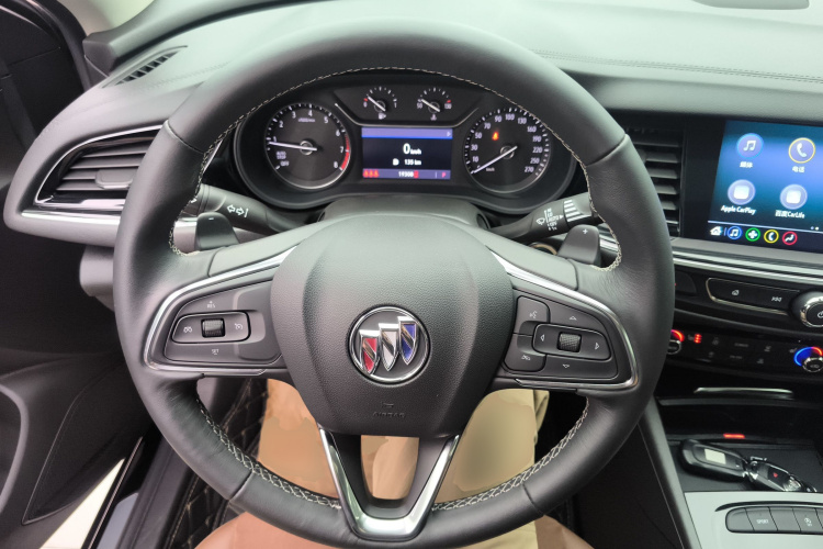 别克 君威 2023款 552T 智享型中控内饰13