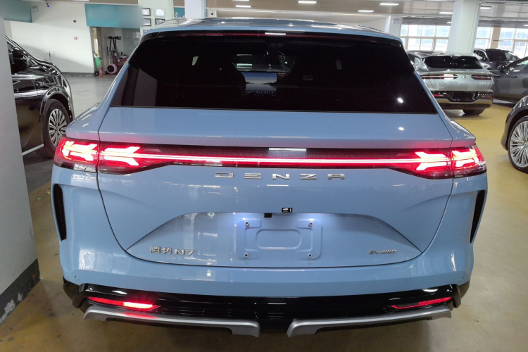 腾势N7 2024款 630 四驱智驾Ultra版车身外观6