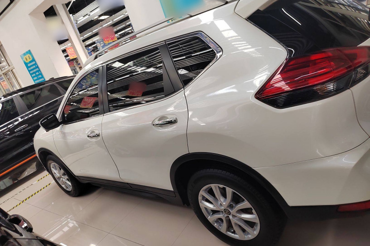 日产 奇骏 2020款 2.0L XL ITS CVT 2WD智联舒适版车身外观4