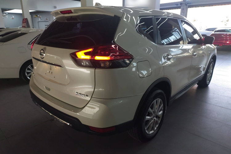 日产 奇骏 2021款 2.0L CVT 2WD XL ITS舒适纪念版车身外观7