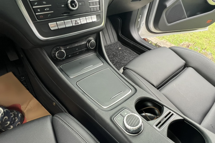 奔驰CLA 2018款 CLA 200 时尚型中控内饰7009