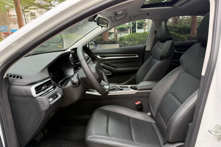 吉利汽车 帝豪 2023款 第4代冠军版 1.5L CVT尊贵型局部细节19