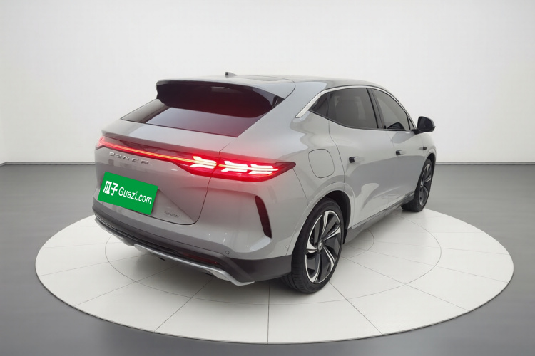 腾势N7 2023款 长续航性能版车身外观7