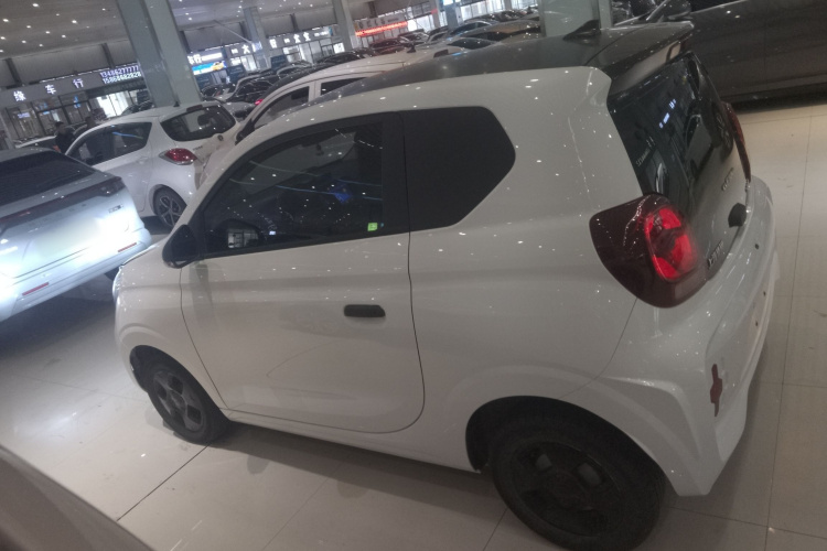 荣威 科莱威CLEVER 2021款 302km卓越版车身外观4