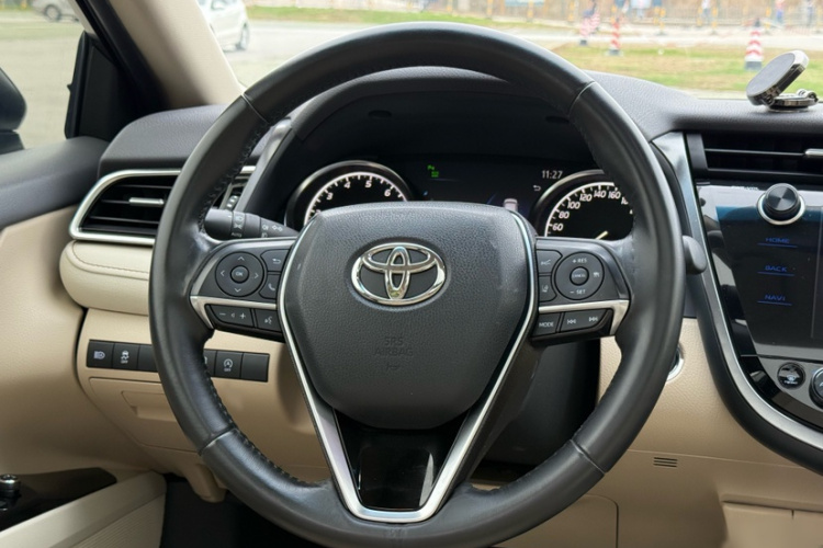 丰田 凯美瑞 2019款 2.5G 豪华版 国VI中控内饰7015