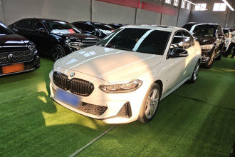 宝马1系 2021款 120i M运动曜夜版