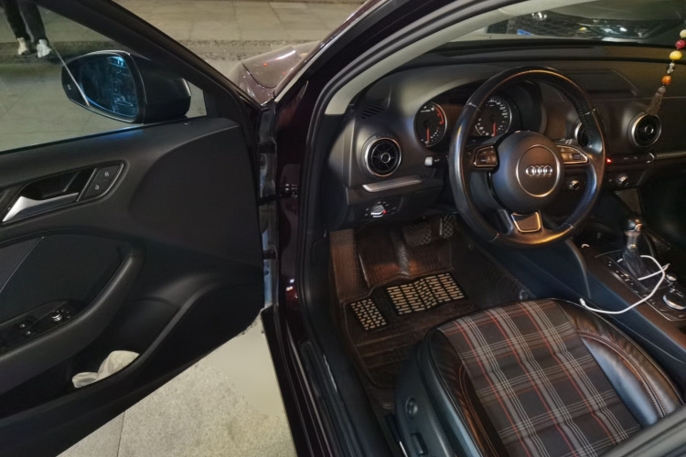 奥迪A3 2016款 Sportback 35 TFSI 领英型中控内饰20