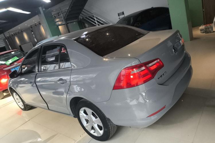 大众 宝来 2014款 1.6L 自动舒适型车身外观4