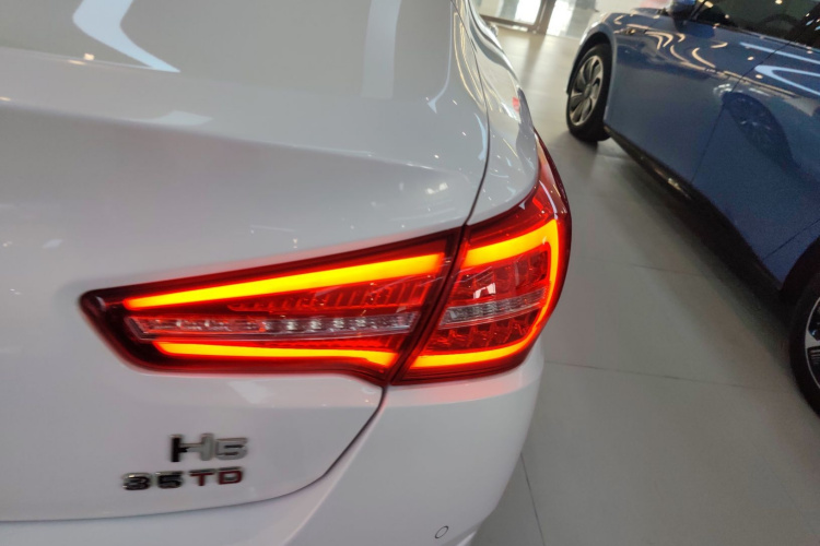 红旗H5 2020款 1.8T 自动智联旗享版车身外观6006