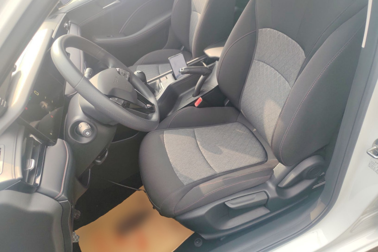 荣威i5 2023款 1.5L 手动舒享版中控内饰19