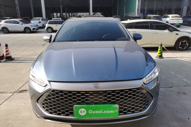 比亚迪 秦PLUS 2024款 荣耀版 DM-i 55KM超越型车身外观2