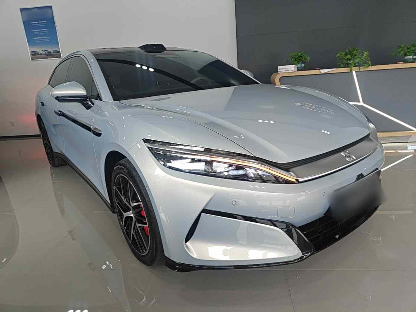 比亚迪 汉L 2025款 EV 四驱激光雷达旗舰型(5)