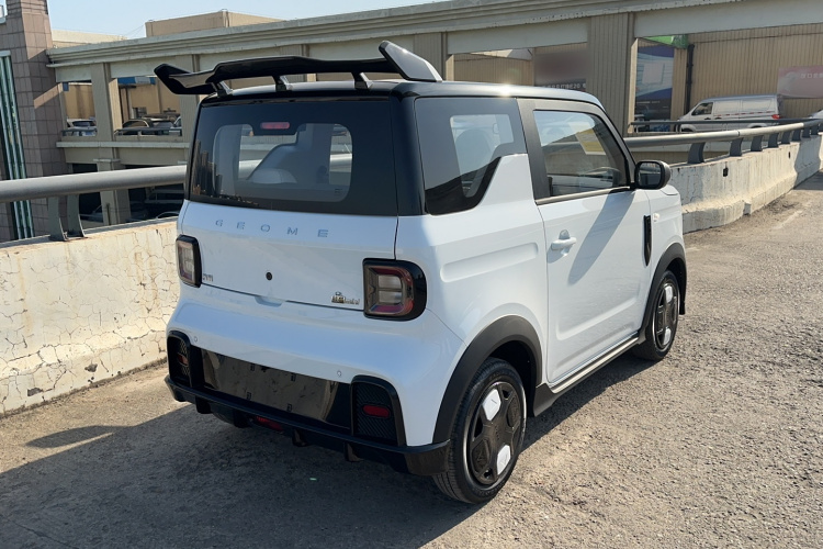 吉利银河 2025款 210km 熊猫卡丁车身外观6005