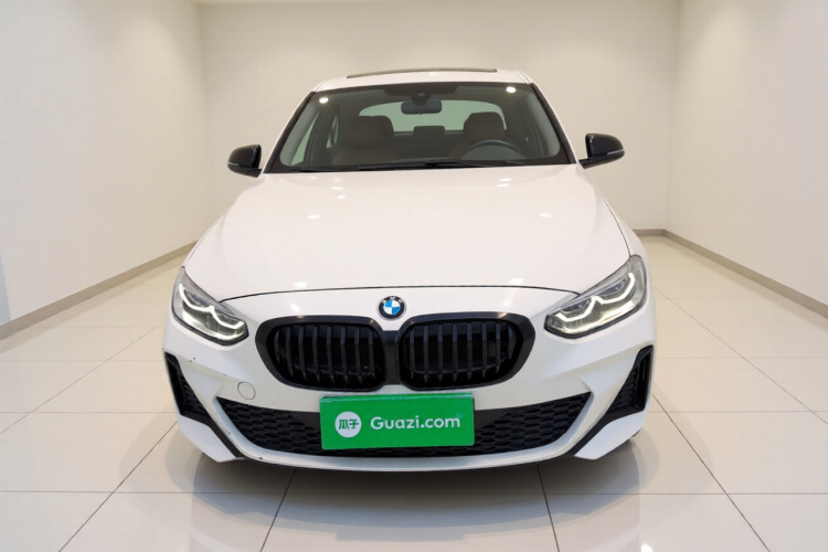 宝马1系 2022款 125i M运动曜夜版车身外观2