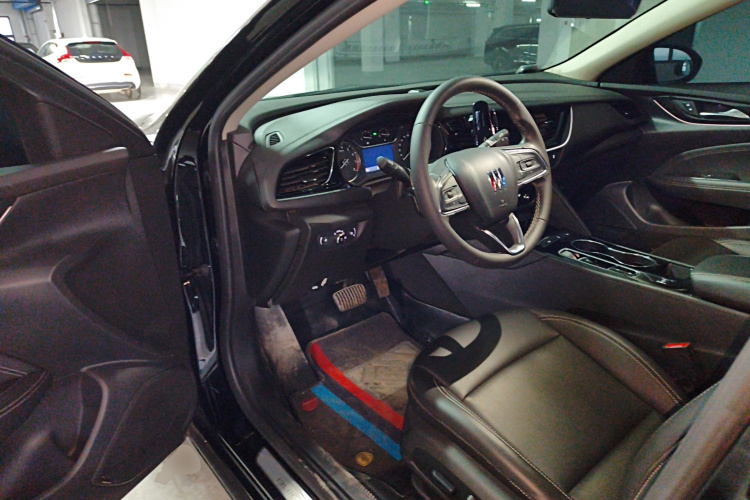 别克 君威 2024款 25T 超享版中控内饰20