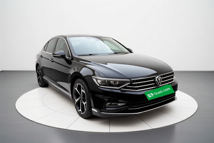 大众 迈腾 2023款 200万辆纪念版 330TSI DSG豪华型车身外观3