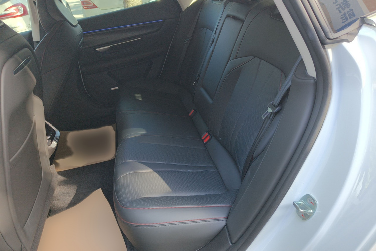 小鹏P7 2022款 625E中控内饰7004