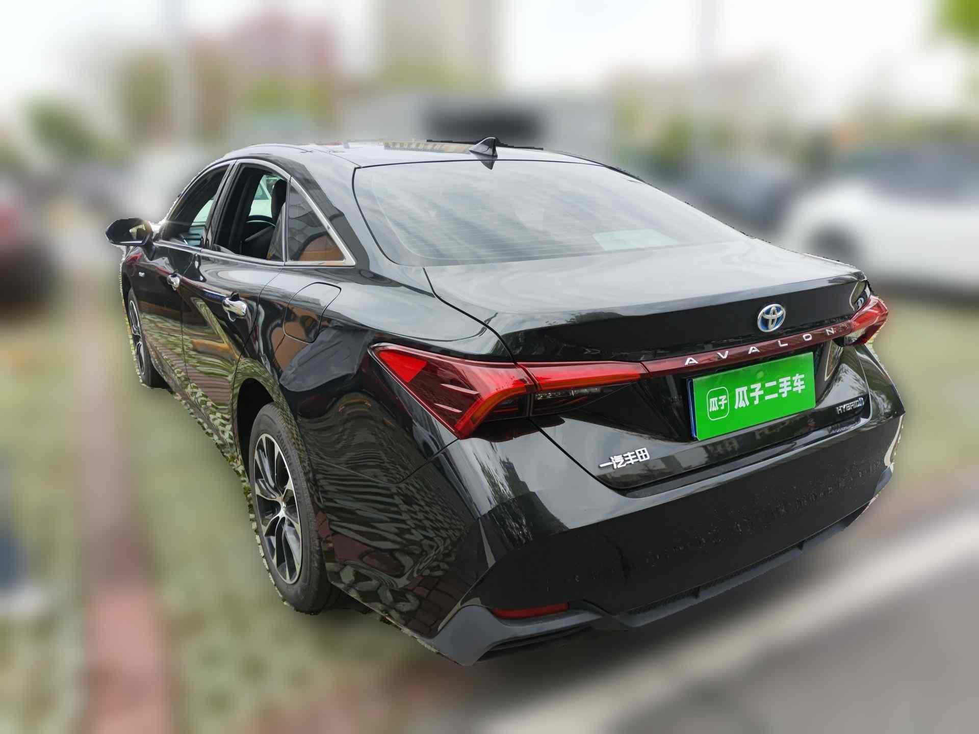 丰田 亚洲龙 2023款 双擎 2.5L 豪华版(3)