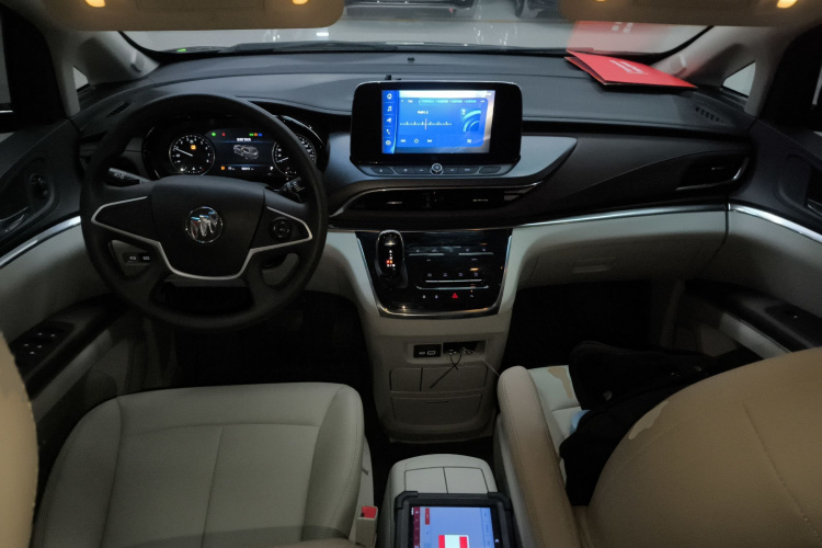 别克GL8 2023款 陆上公务舱 舒适型中控内饰7002