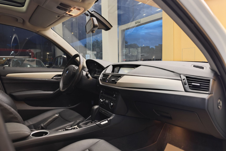 宝马X1 2013款 sDrive18i 时尚型中控内饰7002