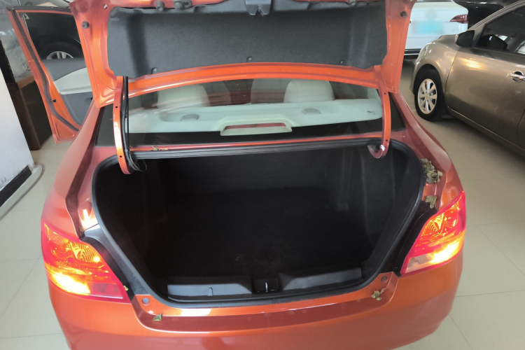 雪佛兰 2015款 赛欧3 1.3L 手动理想版机舱底盘23