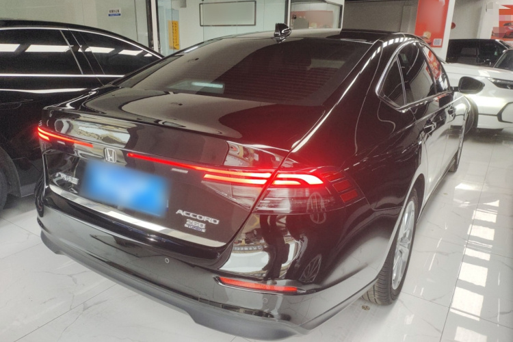 本田 雅阁 2023款 260TURBO 智享版车身外观7