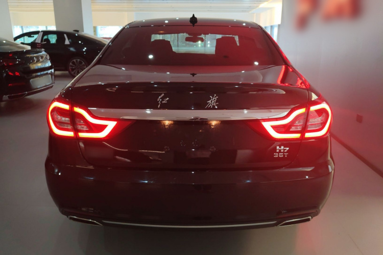 红旗H7 2018款 2.0T 旗舰版车身外观6