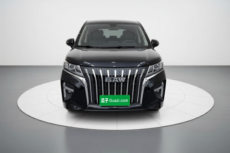 BAW北汽制造 锐胜王牌M7 2023款 2.0L 长轴行政版 9座车身外观2