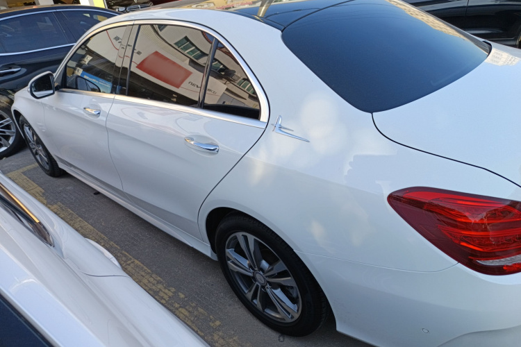 奔驰C级 2016款 C 200 L 运动型车身外观4