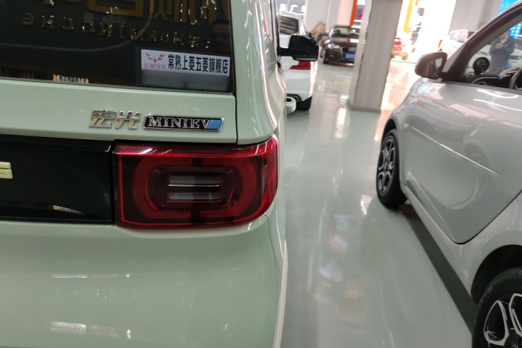 五菱汽车 宏光MINIEV 2021款 马卡龙臻享款 磷酸铁锂车身外观9