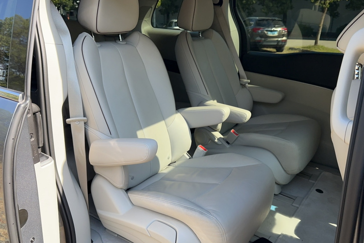 别克GL8 2021款 陆上公务舱 652T 豪华型中控内饰7005