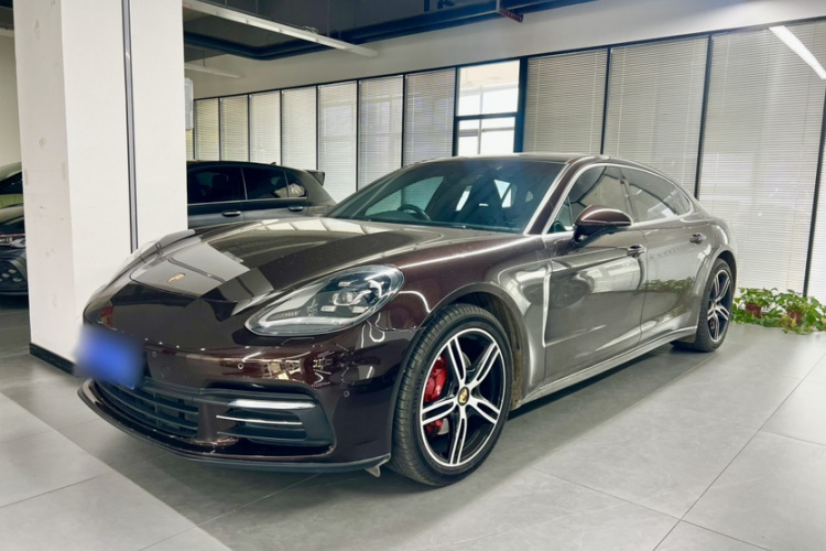 保时捷 2017款 Panamera 4 行政加长版 3.0T车身外观1