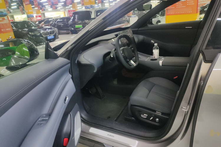 小米汽车 小米YU7 2025款 超长续航后驱版中控内饰20