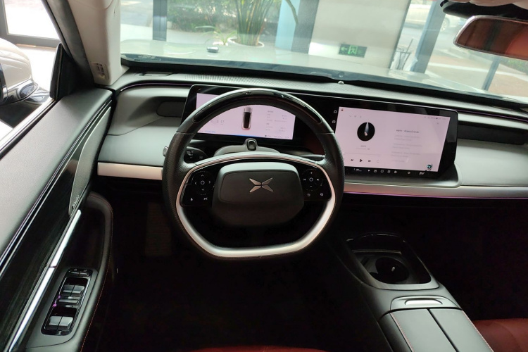 小鹏P7 2022款 670N+中控内饰13