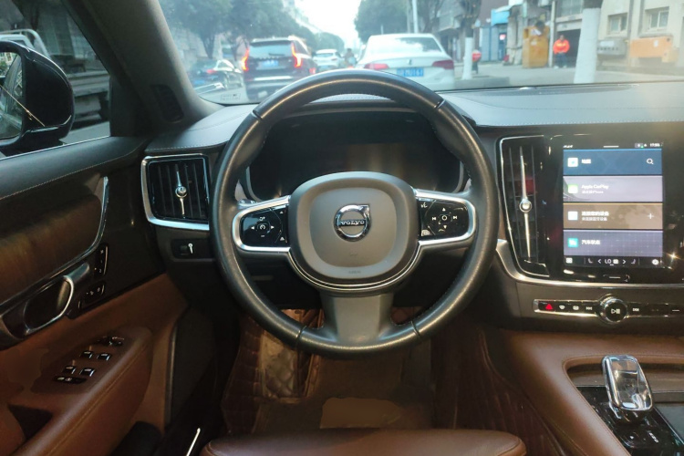 沃尔沃S90 2022款 B5 智远豪华版中控内饰13