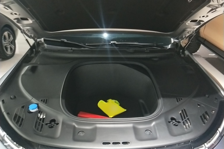 小鹏P7 2022款 480G+机舱底盘24