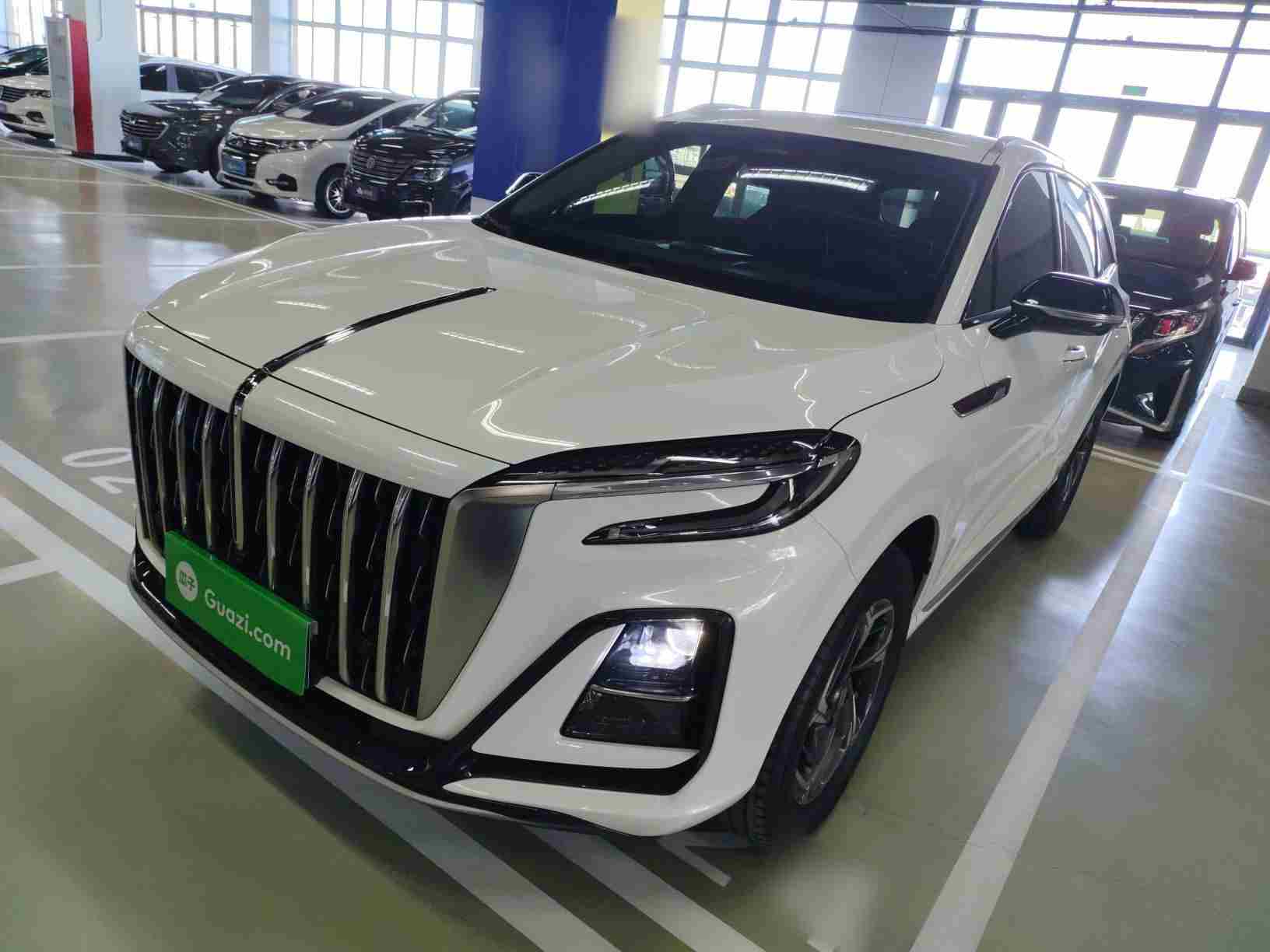 潍坊二手红旗HS3 2023款，花合资A级新车的钱开上国货大块头？