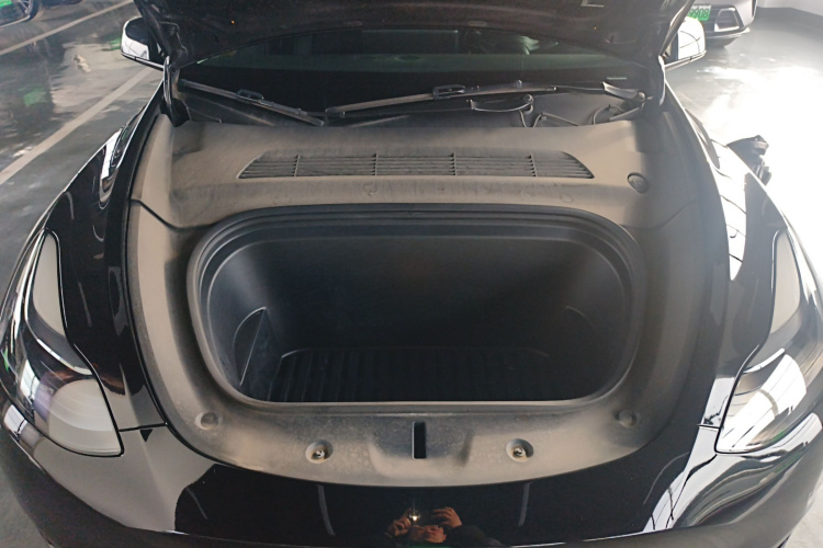 特斯拉 Model Y 2022款 改款 后轮驱动版机舱底盘24