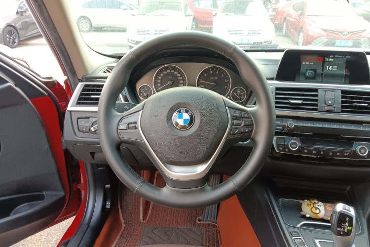 宝马3系 2018款 320Li 时尚型中控内饰13